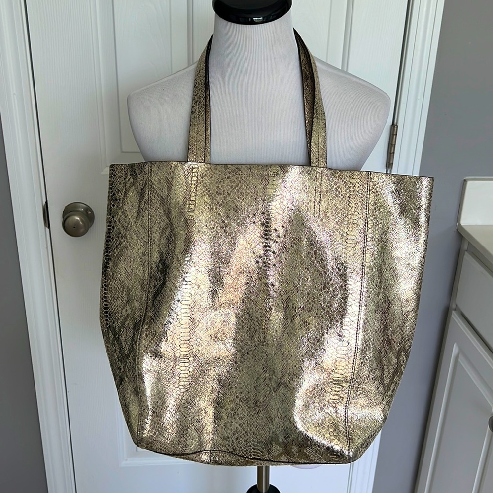 Gold snake print large tote bag from Banana Republic. Great for travel!